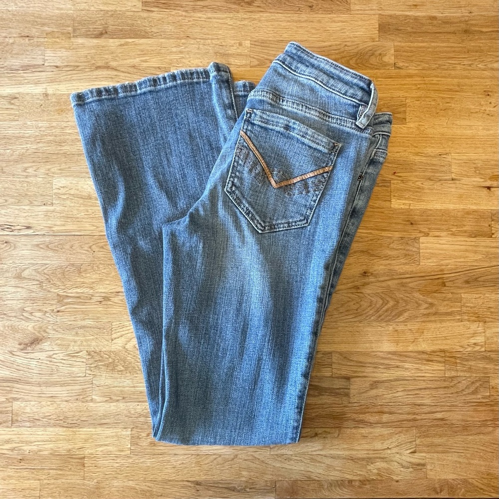 Idyllwind Women's Boot Cut Jeans in Medium Blue - Classic Everyday Fit